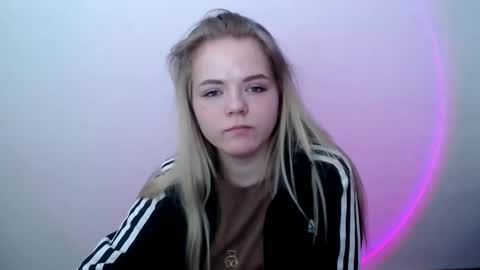 Snapshot of millaloveli chatting on 03/11/26, 08:20 millaloveli online show from 03/11/26, 08:20