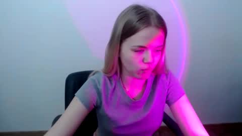 Snapshot of millaloveli chatting on 03/25/26, 08:09 millaloveli online show from 03/25/26, 08:09