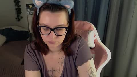 Snapshot of millapoolys chatting on 02/17/26, 06:58 Milla online show from 02/17/26, 06:58