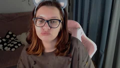 Snapshot of millapoolys chatting on 04/18/26, 08:20 Milla online show from 04/18/26, 08:20