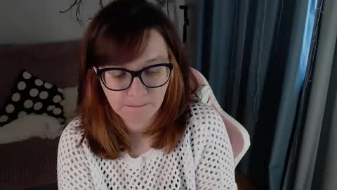Snapshot of millapoolys chatting on 04/19/26, 01:21 Milla online show from 04/19/26, 01:21