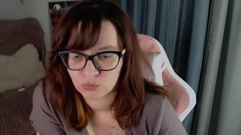 Snapshot of millapoolys chatting on 04/19/26, 10:01 Milla online show from 04/19/26, 10:01