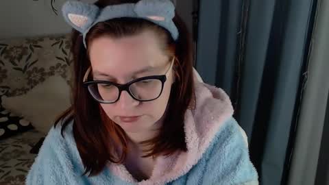 Snapshot of millapoolys chatting on 04/21/26, 01:17 Milla online show from 04/21/26, 01:17