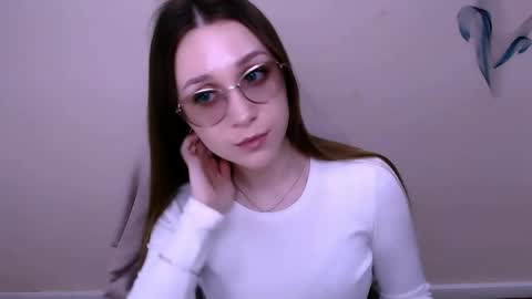 Snapshot of millasamsd chatting on 03/23/26, 10:19 Milla online show from 03/23/26, 10:19