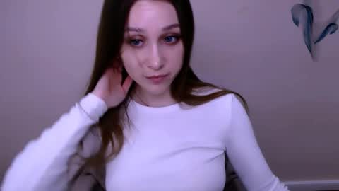 Snapshot of millasamsd chatting on 03/27/26, 11:21 Milla online show from 03/27/26, 11:21