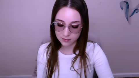 Snapshot of millasamsd chatting on 04/14/26, 10:32 Milla online show from 04/14/26, 10:32