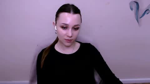 Snapshot of millasamsd chatting on 04/17/26, 08:39 Milla online show from 04/17/26, 08:39