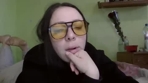 Snapshot of millasourety chatting on 03/13/26, 06:42 MillaSourety online show from 03/13/26, 06:42