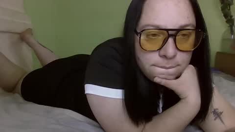 Snapshot of millasourety chatting on 03/19/26, 07:01 MillaSourety online show from 03/19/26, 07:01