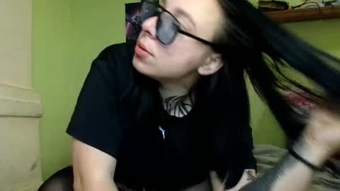 MillaSourretY online show from 04/21/26, 07:03