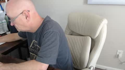 millenium0129 online show from 11/17/25, 03:29