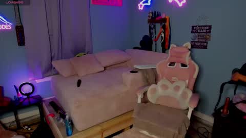 Mila online show from 02/22/26, 05:08