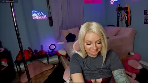 Mila online show from 03/07/26, 03:14