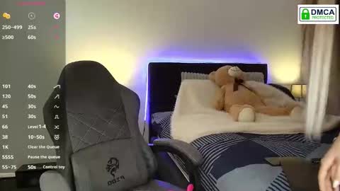 Snapshot of milli_sweets chatting on 11/25/25, 01:38 Milli sweets online show from 11/25/25, 01:38