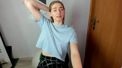 Snapshot of millie_lacroix chatting on 04/16/26, 01:12 millie_lacroix online show from 04/16/26, 01:12
