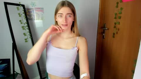 Snapshot of millie_lacroix chatting on 04/30/26, 09:37 millie_lacroix online show from 04/30/26, 09:37