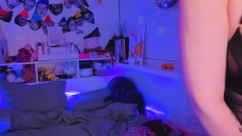 Millie online show from 12/18/25, 02:56