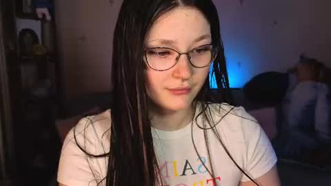 Snapshot of milliedoll chatting on 06/17/26, 08:17 Millie online show from 06/17/26, 08:17