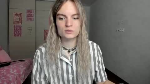mili-kira online show from 05/09/26, 04:50