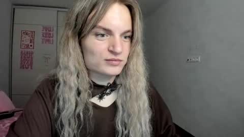 mili-kira online show from 05/09/26, 07:19