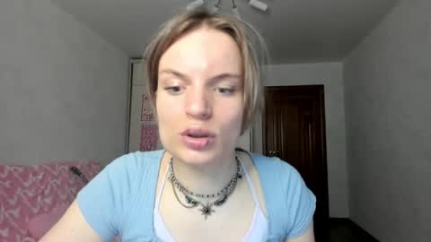 mili-kira online show from 05/12/26, 04:42