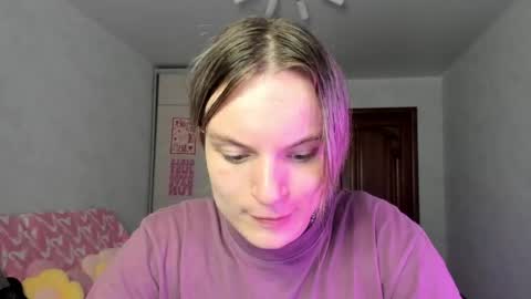mili-kira online show from 05/23/26, 04:39