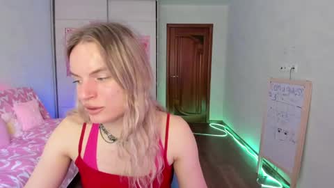 mili-kira online show from 05/30/26, 12:24