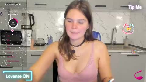 Welcome My name is Tina online show from 09/19/25, 06:19