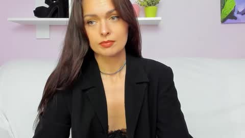 Snapshot of milly_hottt chatting on 09/19/25, 12:50 Milly online show from 09/19/25, 12:50