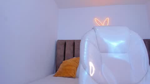 Snapshot of milly_ink chatting on 12/10/24, 11:40 Milly online show from 12/10/24, 11:40