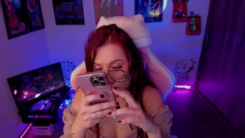 Snapshot of milly_yako chatting on 12/18/24, 11:30 Monkey D Maddie online show from 12/18/24, 11:30