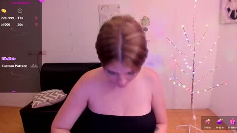 Snapshot of millysandler chatting on 12/15/24, 11:31 Milly online show from 12/15/24, 11:31