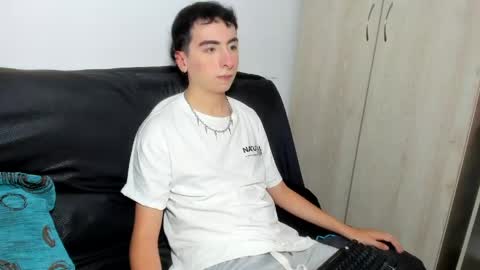 milogm_ online show from 05/25/26, 01:22