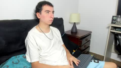 milogm_ online show from 06/10/26, 08:41