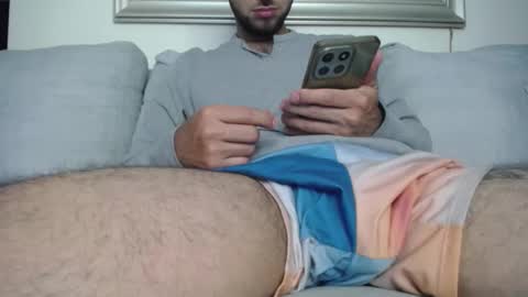 Snapshot of milostructor chatting on 10/06/25, 12:35 miloslove online show from 10/06/25, 12:35