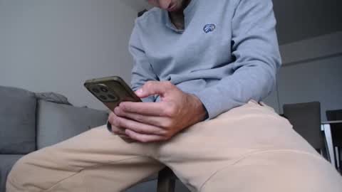 Snapshot of milostructor chatting on 02/25/26, 12:26 miloslove online show from 02/25/26, 12:26