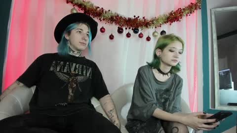 Snapshot of milten_trish chatting on 12/22/24, 12:28 milten_trish online show from 12/22/24, 12:28