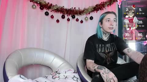 Snapshot of milten_trish chatting on 12/24/24, 08:27 milten_trish online show from 12/24/24, 08:27