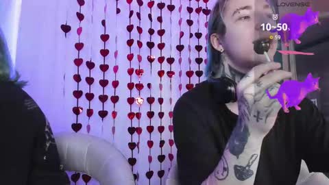 Snapshot of milten_trish chatting on 03/10/25, 12:40 milten_trish online show from 03/10/25, 12:40