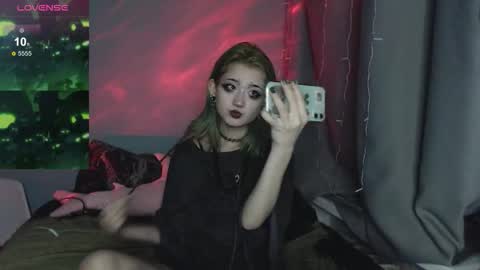 Snapshot of milten_trish chatting on 01/17/26, 06:33 milten_trish online show from 01/17/26, 06:33