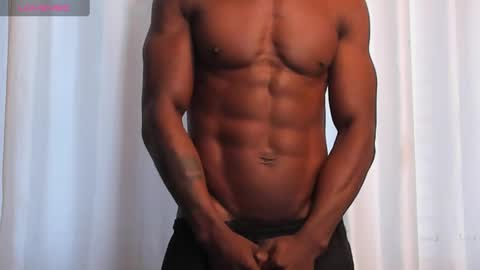 Snapshot of miltonn_jakee chatting on 01/13/25, 07:31 Miltonn online show from 01/13/25, 07:31