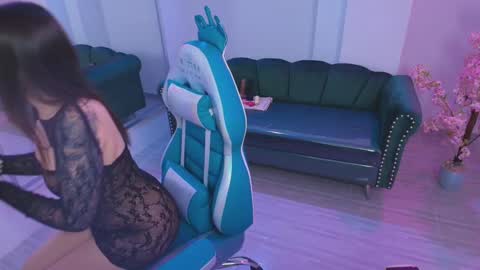 Milu ballmer  online show from 01/28/25, 12:00