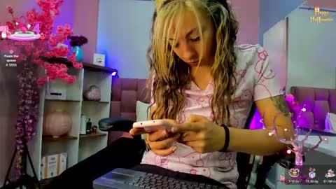  Milu Belucci  online show from 11/11/25, 02:17