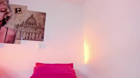 Snapshot of milu_cooper chatting on 11/05/25, 07:30 milu modelo independiente .onlyfans kmila model online show from 11/05/25, 07:30