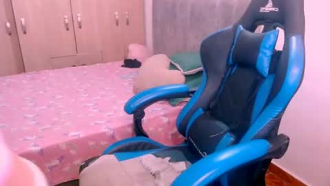 Snapshot of miluu_444 chatting on 06/24/26, 01:37 miluu_444 online show from 06/24/26, 01:37