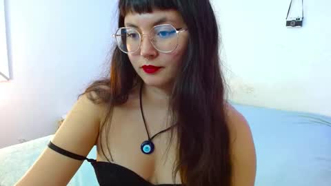 Snapshot of mily_baker chatting on 12/27/24, 01:00 mily_baker online show from 12/27/24, 01:00