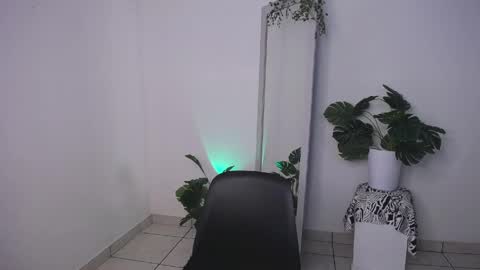 Mily Ortiz online show from 05/11/26, 04:04