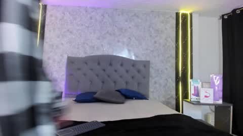 Snapshot of milyferrer chatting on 03/20/26, 02:49 Mily online show from 03/20/26, 02:49