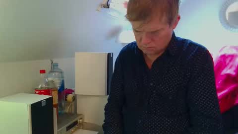 Snapshot of milymen26 chatting on 02/16/26, 01:29 Milymen26 Polish man master fereskik straight mature online show from 02/16/26, 01:29