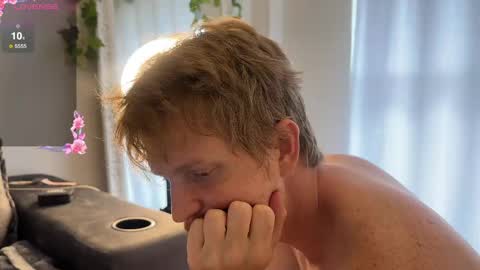 Snapshot of mimifoxz chatting on 03/11/25, 06:52 Mimi online show from 03/11/25, 06:52